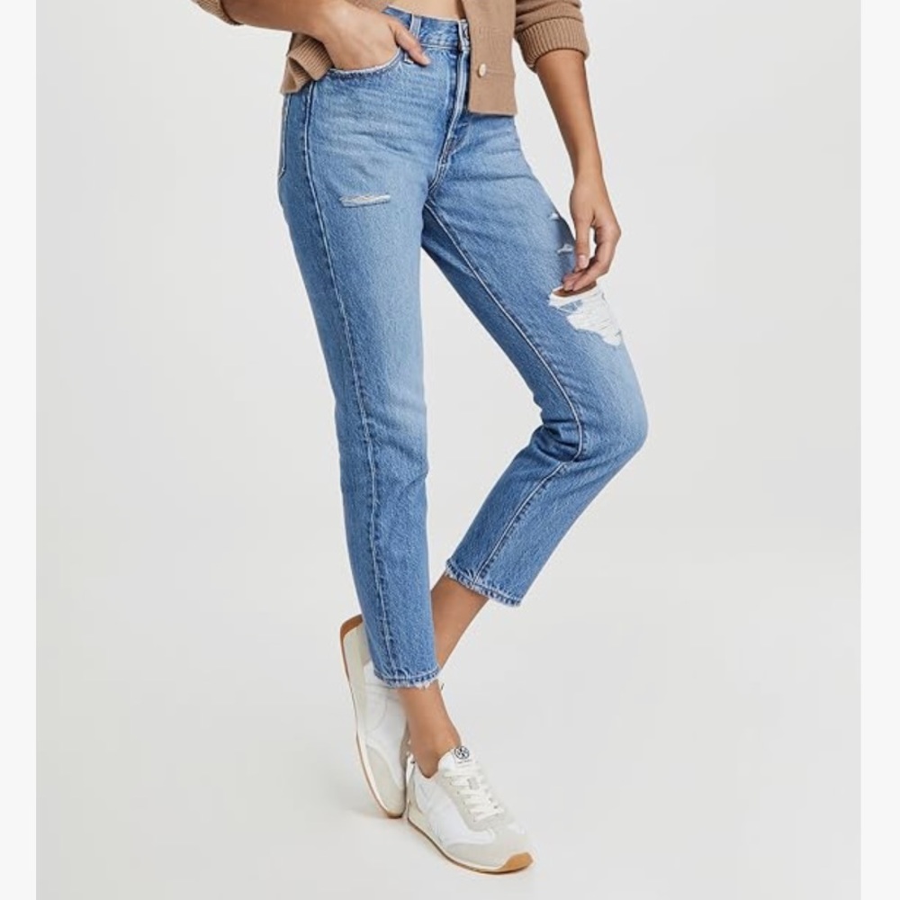 BNWT Levi’s High Rise WEDGIE Jeans💯